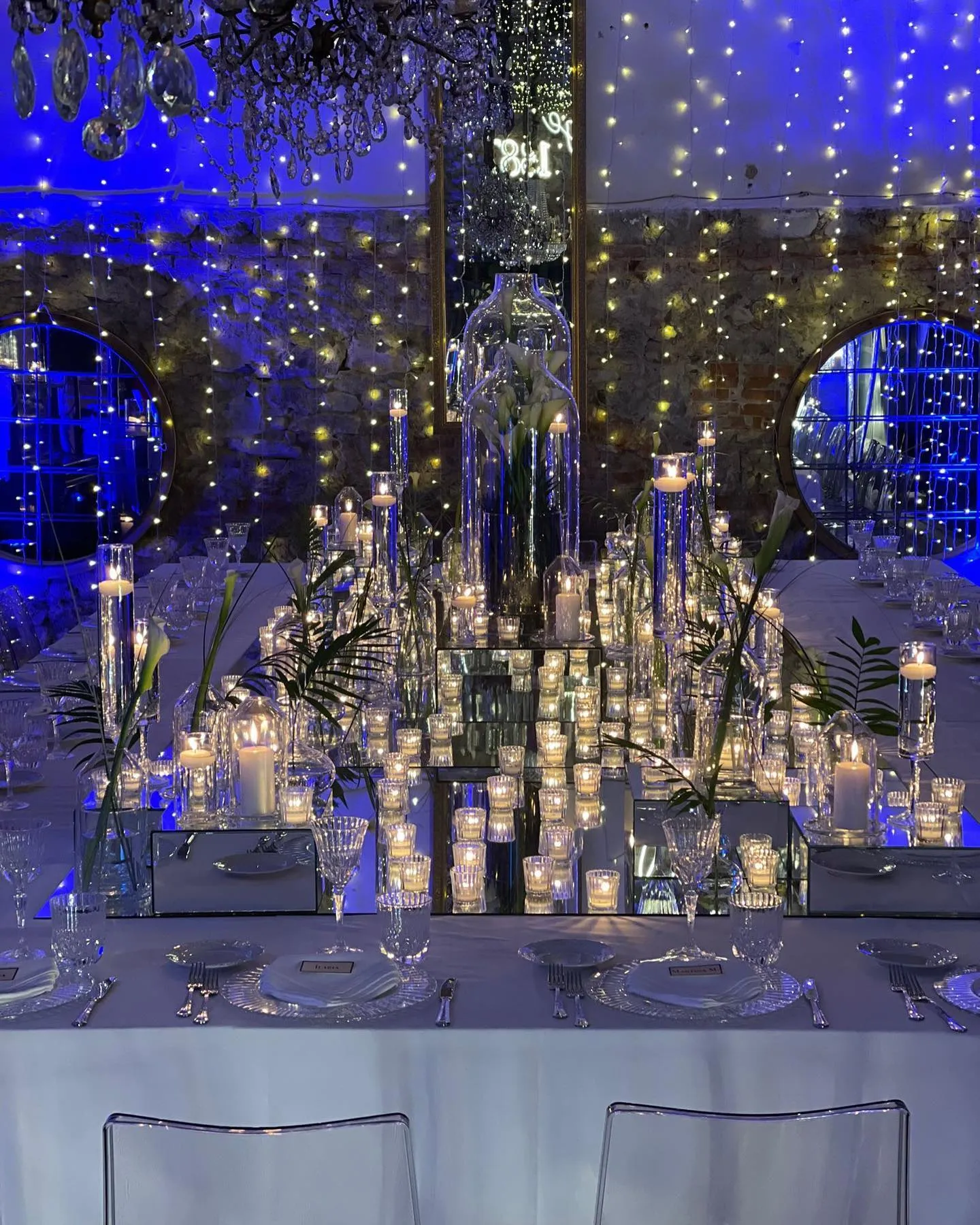 Allestimento serale con candele e luci